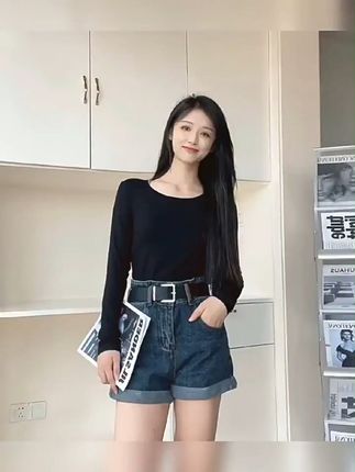 穿上这件保暖打底衫,再也不怕秋凉!放心买,运费险保障退 姐妹们!秋冬穿啥?这款打底衫运费险超划算!不拍白看啦~#秋季穿搭#面料柔软舒适#显瘦穿搭#长袖t恤#早秋显身材平价上衣合集