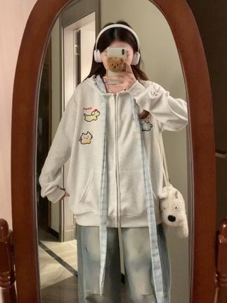 孩子穿上这件卫衣,瞬间变身校园小潮人! 秋冬孩子怕冷?这款加绒外套保暖又好看!#秋季穿搭#外套#外套穿搭#显瘦遮肉#被秋日氛围感穿搭拿捏了