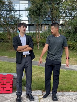 穿上它,轻松拥有完美身高比例! #全抖音都在仿热巴琥珀系造型 #通勤穿搭如何摆脱土气感 #早秋显身材平价上衣合集 #当我听Cortis学琥珀系穿搭 #红蜻蜓 JH1