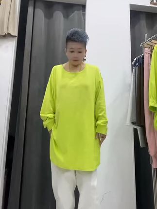 穿上这件显瘦T恤,你也能轻松驾驭糖果色! 秋冬穿啥?这款上衣帮你解决难题!#早秋穿搭#显瘦穿搭#大码女装#长袖t恤#森系少女感穿搭