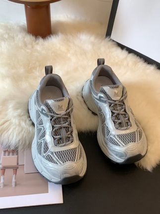 穿上这双显脚小老爹鞋,轻松退换无压力! 姐妹们!这个鞋子真的太好穿了!!关键现在有运费险!可以放心入啦~#好鞋推荐#百搭鞋子#好穿又好搭#老爹鞋#早秋冷冽又随性的气质穿搭