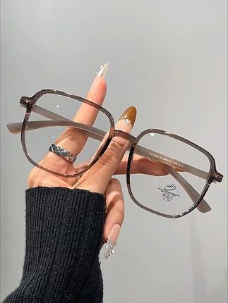 复古时尚大框眼镜女款上线! 配近视/平光都可,素颜戴超显脸小,防蓝光护眼,日常穿搭必备潮款✨ 轻便百搭,质感高级,快来get你的专属时尚单品吧!#防蓝光眼镜 #素颜神器 #近视眼镜 #眼镜框推荐 #时尚单品