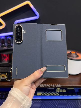 三星ZFold7细节控狂喜!真皮手工缝线复刻奢侈品质感,侧边 三星ZFold7细节控狂喜!真皮手工缝线复刻奢侈品质感,侧边360°包裹不硌手,小众设计拒绝撞款!#智能皮套天花板 #三星fold7手机壳