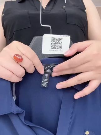 女士无袖上衣夏季休闲时尚百搭气质潮流纯色V领上衣宽松舒适透气#无袖T恤 #夏季穿搭 #女士t恤v领 #气质穿搭 #宽松舒适显瘦