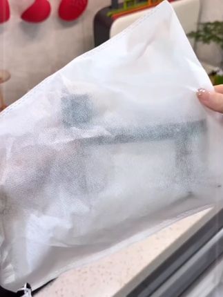 厨房装一个#吸盘六抓挂钩 勺子铲子和一些小工具都可以收纳,而且挪动换位置也方便 #旋转吸盘挂钩 #厨房好物 #好物推荐🔥