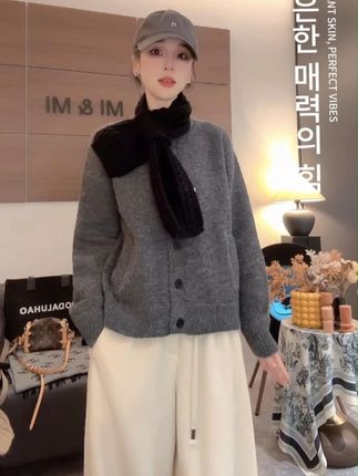 2025韩系秋冬顶配神装! 【米米服饰】秋季新款百搭设计感高领针织毛衣外套 2502-330#今天穿什么 #小众设计感 #韩系氛围感穿搭 #品质女装 #搭配技巧