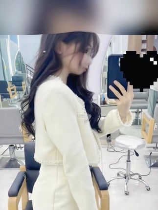 秋季必备!女款重工镶钻小香风短款套装,名媛气质拉满! #秋季套装 #镶钻套装 #小香风服饰 #名媛气质 #女款套装