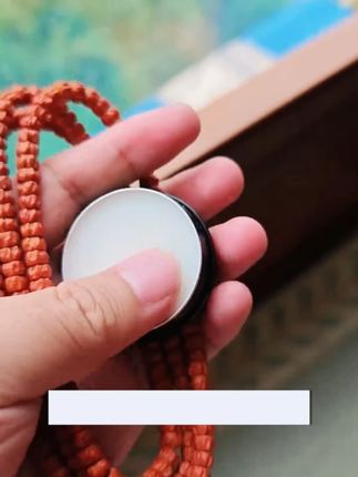 柏见固体文玩油,它只是一款好用的文玩油。#文玩手串  #文玩油  #文玩爱好者 #文玩核桃 #文玩配饰