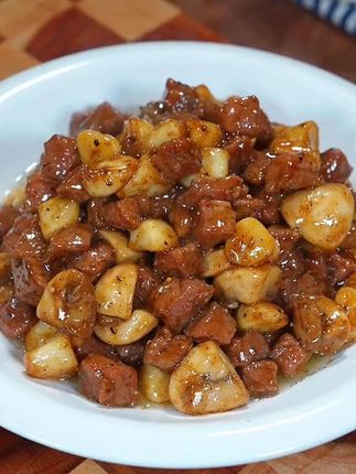 以后想吃牛肉,不要总是红烧和清炖了,我教你在家做和西餐厅一样好吃的口蘑黑椒牛肉粒,营养好吃,一上桌就光盘#家常菜 #牛肉 #牛排