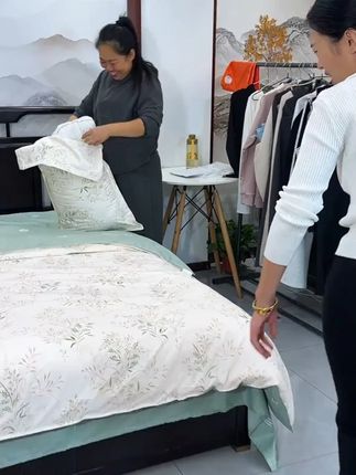 加厚磨毛小清新斜纹~#四件套 没想到肤感这么好,摸着软绵绵的,柔软亲肤细腻,贴身盖可得劲了,好喜欢,很多颜色可以选择#家纺床上用品 #面料柔软舒适 #床上四件套推荐 t
