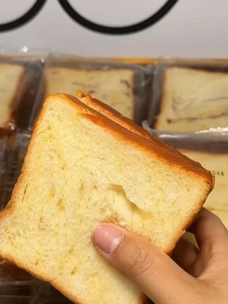 董小姐厚切吐司轻食代餐早餐食品面包整箱糕点解馋小零食早餐面包#厚切吐司 #轻食代餐 #早餐面包 #董小姐面包 #糕点零食