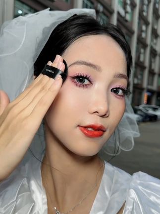 只有女生才懂这个补妆提亮不花妆粉饼的含金量~ #卡姿兰黑磁粉饼 #夏日底妆 #定妆 #补妆 #持妆