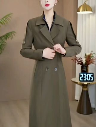 这个风衣真的好看到不行,你穿起来这个气质感,这种收腰的款式非常显瘦。#品质女装 #显瘦穿搭 #穿出自信穿出美丽 #高档大气上档次 #通勤搭配