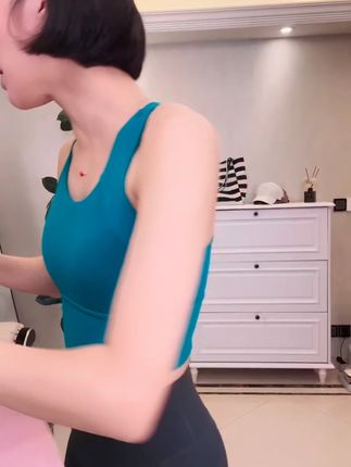 高强度大码运动内衣女一体式固定杯交叉美背防震跑步瑜伽背心#大码运动内衣 #一体式固定杯 #交叉美背背心 #防震跑步瑜伽背心 #贴身衣物