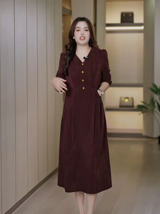 三分长相,七分靠打扮,好看的衣服就是可以让人眼前一亮~ #显瘦穿搭 #连衣裙 #气质连衣裙 #爱朴大码女装