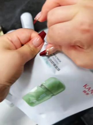 韩束面膜 赶紧来薅韩束绿胶囊水润舒缓面膜超大羊毛,这价到手十片真的太太太划算了#护肤 #面膜 #补水面膜 #韩束绿胶囊面膜 #韩束面膜 @DOU+好生意 @@DOU+小助手