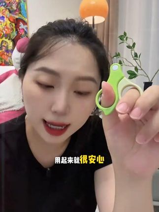 新手爸妈都不知道宝宝的指甲长特别快,月子里就要定期剪指甲,千万不要用大人的,避免交叉感染,还需要用宝宝专用的指甲剪套装干净卫生#婴儿用品 #带娃好物 #母婴 #带娃神器 #婴儿护理