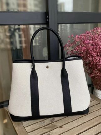 新款高级感摩登女士头层牛皮配帆布时尚花园包轻奢  #包包推荐  #花园包  #包包  #包包分享  #花园包推荐