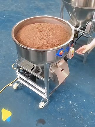 不锈钢养殖投料搅拌罐!各种型号适用,质保放心,养殖场饲料搅拌超方便~ # 养殖设备  #搅拌罐  #投料机  #不锈钢罐  #养殖场用品