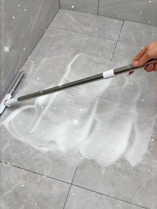佳帮手魔术扫把,地面水渍毛发垃圾用它轻松搞定,浴室洗完澡的地面墙面水渍用它一刮就干净了#清洁神器 #魔术扫把 #生活好帮手 #刮水板 #家居清洁