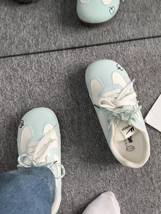 多巴胺百搭休闲德训鞋,软底不累脚。