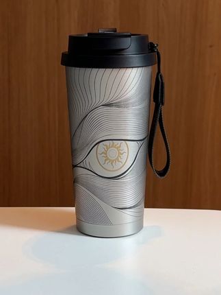 为什么说,这个杯子很适合送老公,光是它的颜值就很帅了,就是那种简简单单的造型,不需要花里胡哨#虎米 #陶瓷内胆保温杯 #咖啡杯 #双饮杯 #送男友的礼物