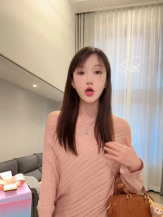 一字肩粉色长袖针织衫女慵懒宽松防晒罩衫设计感气质上衣时尚百搭 #今日穿搭look #针织衫 #气质穿搭 #时尚百搭 #今天穿搭look