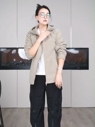 简约不简单的摇粒绒外套,百搭随心。#品质男装#宽松版型#日常搭配#休闲风#夹克外套