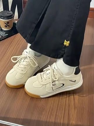 长期主义的复古简约德训鞋,怎么搭配都不出错的款 #谁会拒绝超百搭的板鞋#平价德训鞋#百搭的鞋子#舒适又百搭的休闲鞋#好穿又好搭