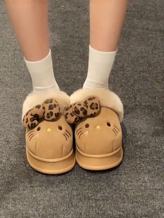 谁能拒绝秋天第一双kitty毛毛拖鞋 #软底软面穿上超舒服 #踩屎感拖鞋 #居家拖鞋 #网红拖鞋