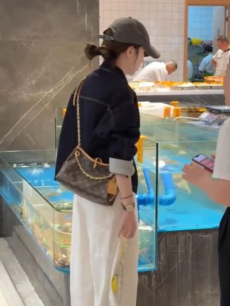 #张予曦毕雯珺真拍了红裙抱 #深情眼 #张予曦 #毕雯珺