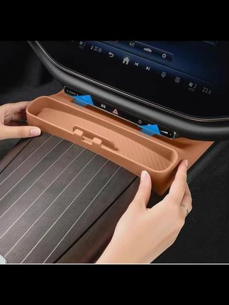 奔驰E车主必看!中控排挡硅胶储物盒,小身材大作用,#汽车好物  #奔驰  #奔驰e级   #奔驰e300l  #奔驰e260l