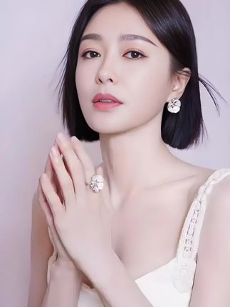 女人结婚前收到一张亲密照,不料照片上竟是丈夫和闺蜜,有好戏了 #因为一个片段看了整部剧 #影视解说 #精彩片段 #好剧推荐