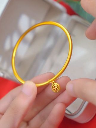 #礼物🎁 #自己给自己的仪式感 ~喜欢#金手镯 ~#中国黄金宝瑞雅