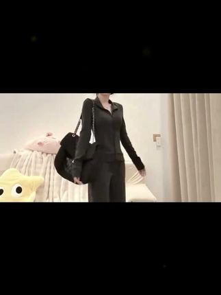 灰色条纹套装韩系外套女早秋季老钱风松弛感2025新款修身出游服装 #张予曦 #深情眼 #毕雯珺 #张予曦毕雯珺真拍了红裙抱 #通勤搭配