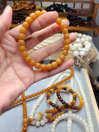 天然菩提根风化陈籽玉化精工手串原生态男女情侣绕指柔单菩提手串 天然菩提根风化陈籽玉化精工手串原生态男女情侣绕指柔单菩提手串+二十四号链接天然风化菩提根珠串介绍