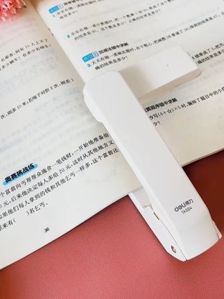 可以订中缝又能正常订的多功能#订书机,也太实用了,还是#得力的,大牌便宜好用,推荐#文具安利#开学必备#学习用品