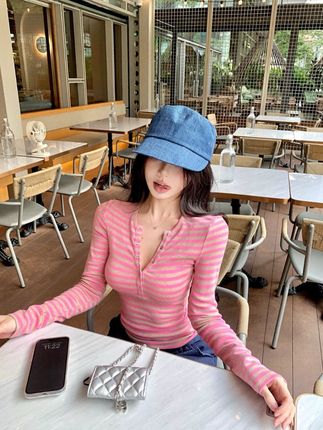撞色条纹长袖T恤女秋季新款修身收腰内搭打底纯欲辣妹半开领上衣#ootd穿搭#今天穿什么#微胖女生韩系ootd大赏#时髦精#性价比