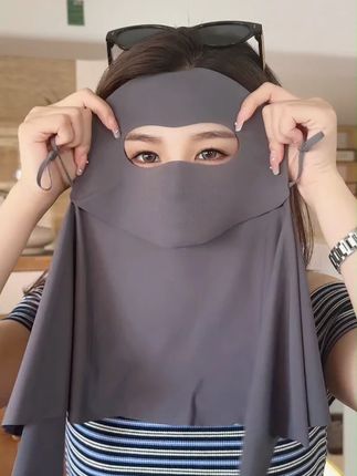 姐妹们,夏天想要不防晒想要不闷热的,一定要试试这种半镂空的#防晒面罩 #夏季冰丝防晒口罩 #防晒口罩遮脸防紫外线 #防晒 #出门必备