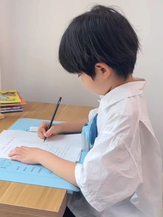 得力坐姿矫正器学生写字姿势改善器儿童防低头防近视坐姿正姿器 #文具推荐 #坐姿矫正器 #培养孩子好习惯 #学习用品 #防低头防近视
