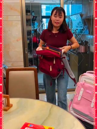 当了九年陪读妈妈,这眼看,马上要开学了,我就提前买科目袋,是老师推荐的这种L型科目收纳袋,是L型大开口,孩子在课堂上拿取方便, #科目分类收纳袋 #学习用品 #文具安利