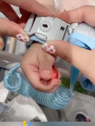 #郝劭文推荐 #牵引绳 防走失带牵引绳防丢儿童安全绳感应手环链宝宝防丢失小孩溜娃#防走失带牵引绳 #儿童牵引绳 #宝宝牵引绳