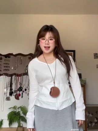 FOPJ白色v领长袖T恤防晒衫女竹节棉拉链连帽开衫设计感外套上衣潮 #微胖外套