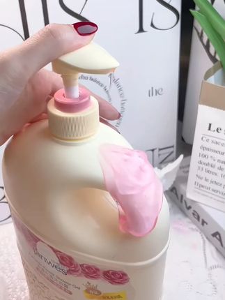 4斤沐浴露大容量留香香氛保湿花香沐浴乳淡雅持久瓶装润肤清爽温#沐浴露 #大容量沐浴露 #花香沐浴乳 #保湿沐浴露 #润肤沐浴露
