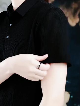 中老年男休闲短袖T恤爸爸夏季轻薄透气速干翻领 夏天怎么办?这款冰丝短袖舒适透气,穿上不想脱!#轻奢品质 #品质男装 #穿出高级感 #潮流穿搭 #只做高品质