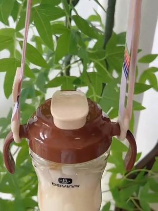 宝宝一岁后赶紧把重力球换成这种大吸管杯#贝因爱直饮杯 你会发现……#宝宝好物 #吸管杯 #学饮杯 #儿童水杯