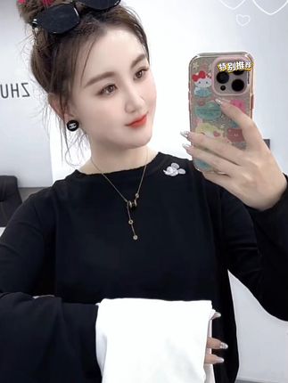 不挑人百搭款水磨边米奇头 #洋气减龄 #休闲减龄穿搭 #早秋穿搭 #高品质t恤女