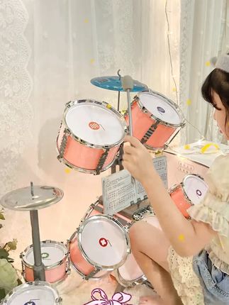 今年送孩子的生日礼物就送这款能培养孩子节奏感的架子鼓 解放天性!这款#儿童架子鼓 ,让宝贝#爱上音乐 ,快乐成长!#敲敲打打 也能开发智力,这款#益智 架子鼓,让宝宝#越玩越聪明 !
