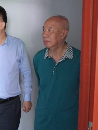 要允许一切事情自然流转 “困境是成长的阶梯,而非绊脚石。”牟其中以商海沉浮告诉我们:每一次跌倒都是为更高处蓄力!#牟其中 #创业 #商业思维 #格局
