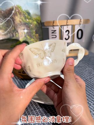 姐妹们,快把精致和仪式带回家吧 这年头没有个酷杯子,都不好意思说自己会喝咖啡! 出街凹造型,它才是C位主角!随手一拍,点赞多到爆 颜值能打,氛围感必须拿捏 有时候应该小物件,带来的幸福感,真的超乎想象 姐妹们,快把精致和仪式带回家吧#好物推荐🔥 #餐具轻奢高级感精致 #餐具控🤣 #陶瓷杯 #骨质瓷
